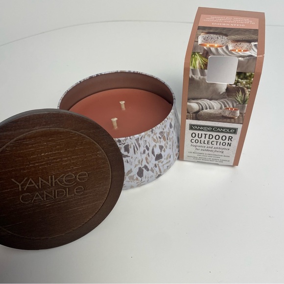 2/$20, 4/$35 - Lg Yankee Candle Set - Natural Wooden Top Doubles As Base!! - Picture 3 of 16